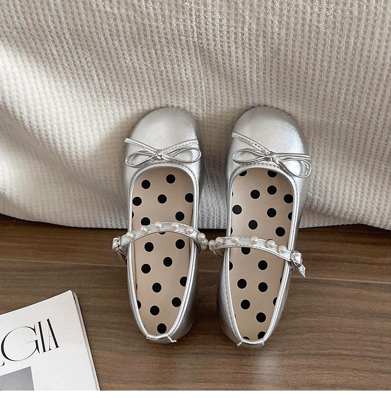 Round head silver small fragrant wind light mouth flat-soled single shoes women's 2025 new summer skirt pearl Mary Jane women's shoes