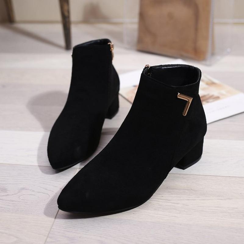 Autumn and winter new Martin boots medium thick heel short boots zipper matte surface short boots pointed single boots