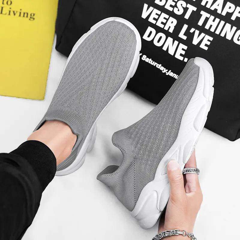 Mode Herren Skateboardschuhe Koreanische Edition Atmungsaktive Socken Mode Laufen Original Herren Skateboarding Sport Schwarz Herrenschuhe