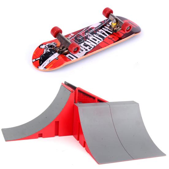 Kids Professional Mini Finger Board Skateboard Skate Park Training Prop Toys Set