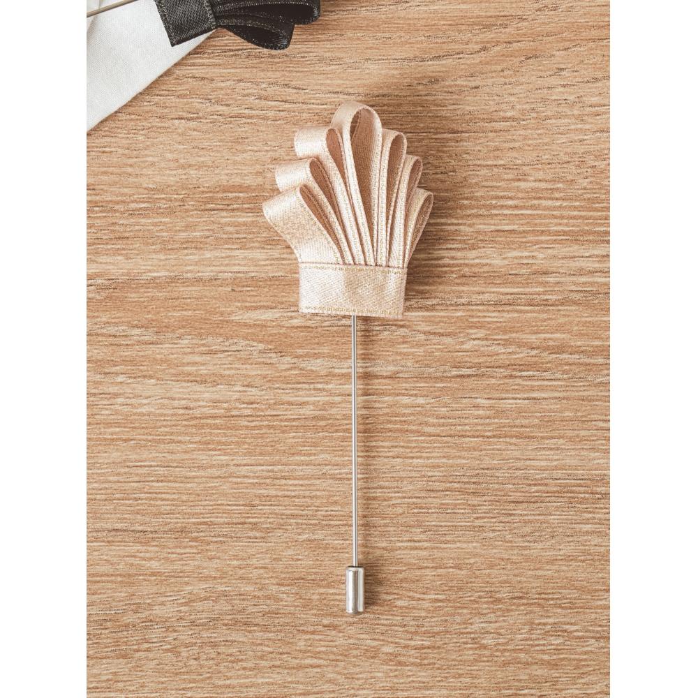 

Бутоньєрка у формі мушлі від Daiso beige