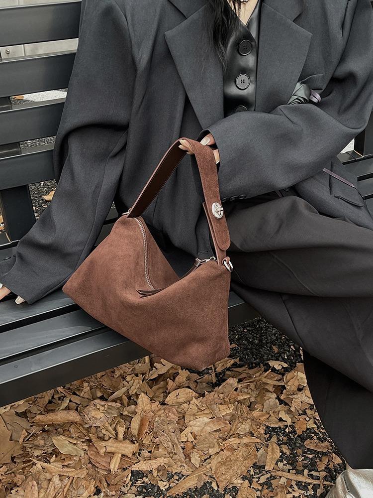 New 2026 velvet bread women's retro frosted cowhide split leather armpit shoulder bag women's handbag fashion crossbody bag