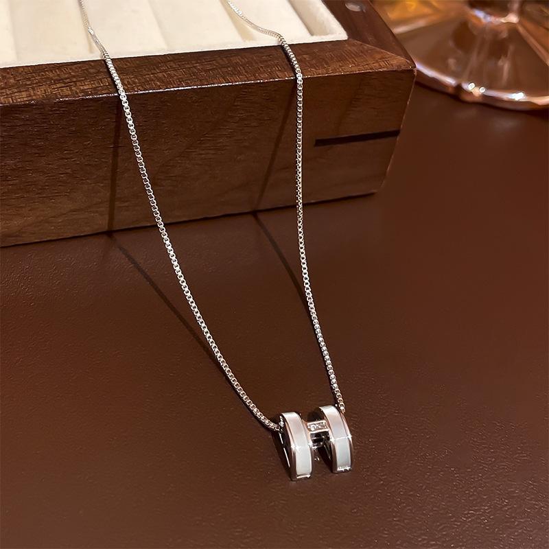 Minimalist Titanium Steel Clavicle Necklace with Pearl Pendant for Women - Versatile Cold Style Fashion Jewelry