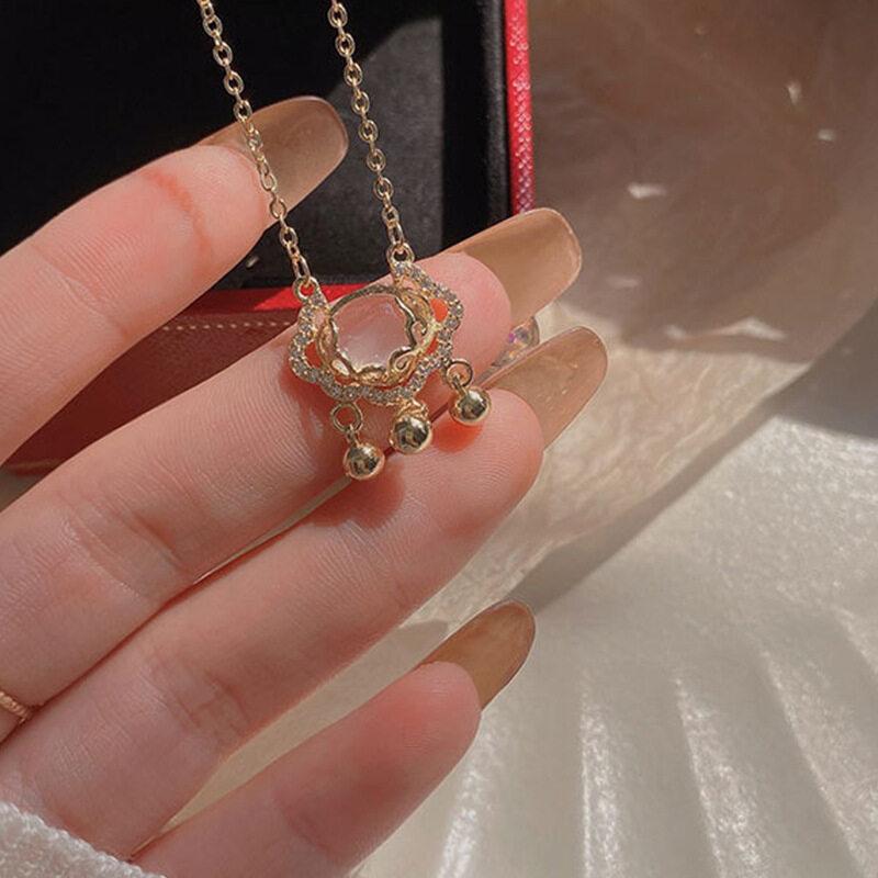 Small Bell Ruyi Longevity Lock Necklace Woman Simple Ins Round Pendant Necklaces Girl Party Jewelry Holiday Gifts