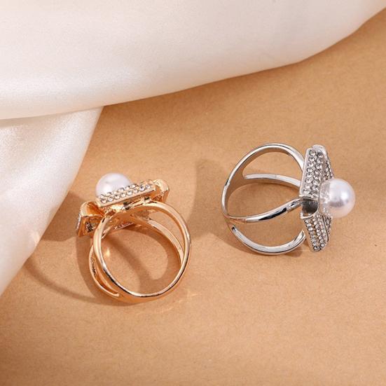 Scarf Clip Rhinestone Geometric Ring, Sparkling Elegant Faux Pearl Holder, Holder Decorative Women Wrap for Neckerchiefs Scarves Shawls Shirts Ring