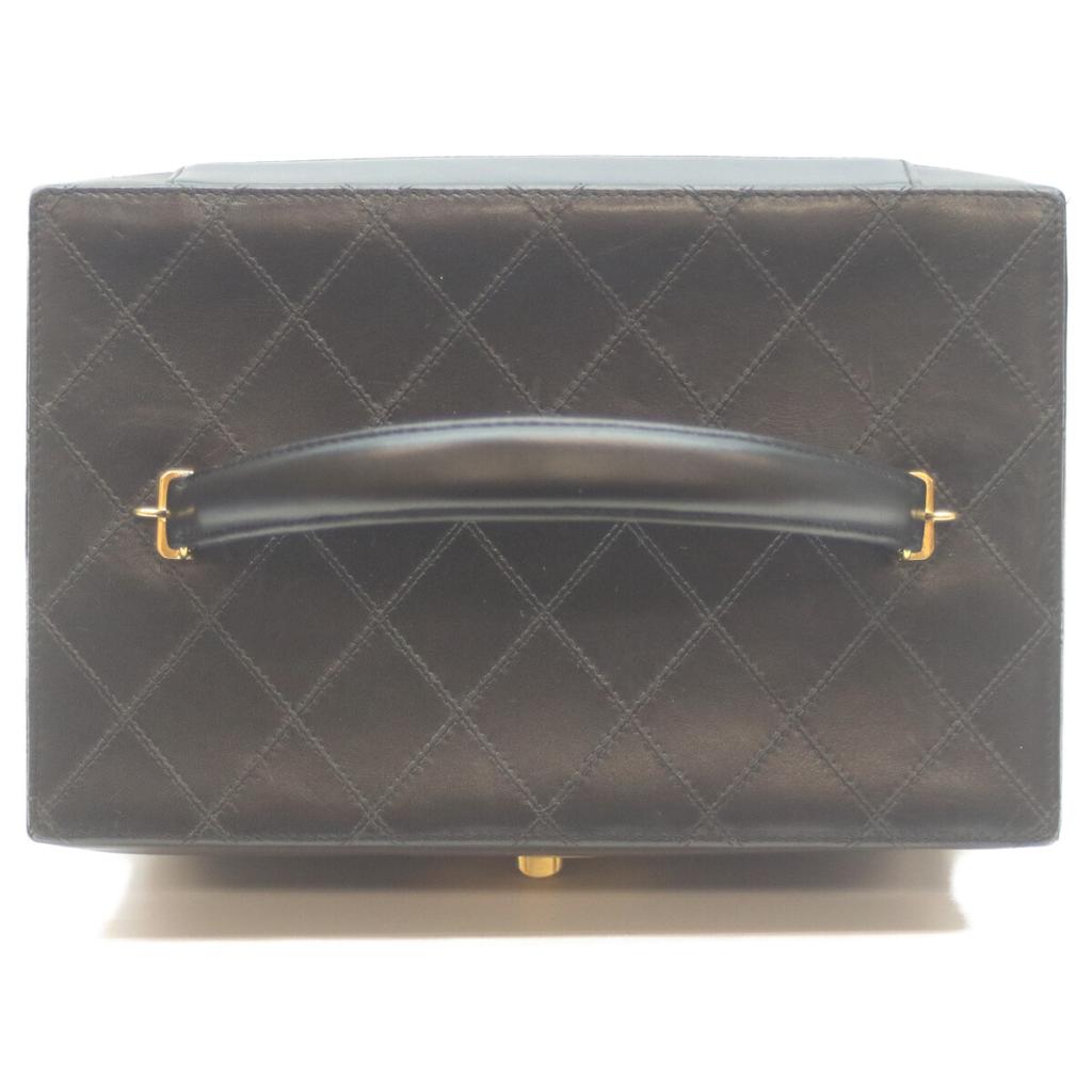 CHANEL No. 5 Black Bicolor Lamb GHardware 2-Way Vanity Shoulder bag blackUsed