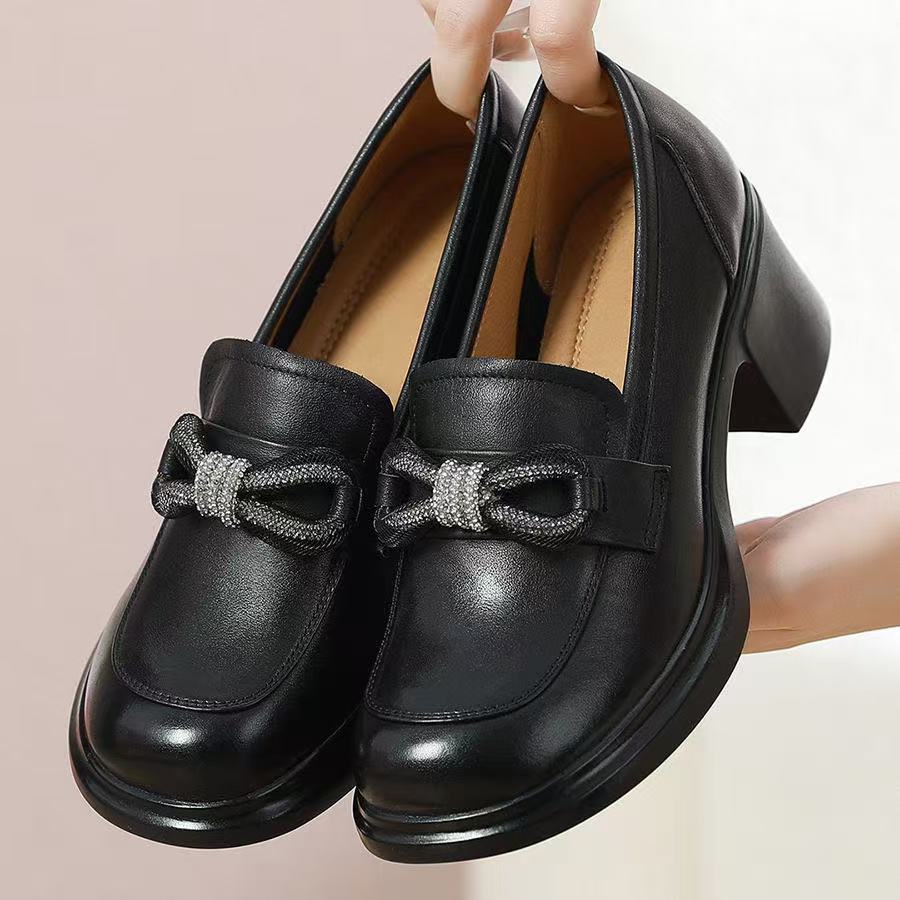 Spring and Autumn Soft Leather Middle Heel Square Heel Bow Round Head Thick Heel White Large Size Women's Leather Shoes Comfortable Soft Leather Moth