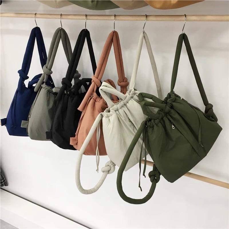Lässige gepolsterte Nylon-Tragetasche Designer weiche Puffer-Schultertasche Umhängetasche für Damen Einfache Vintage-Handtaschen mit großer Kapazität 2025