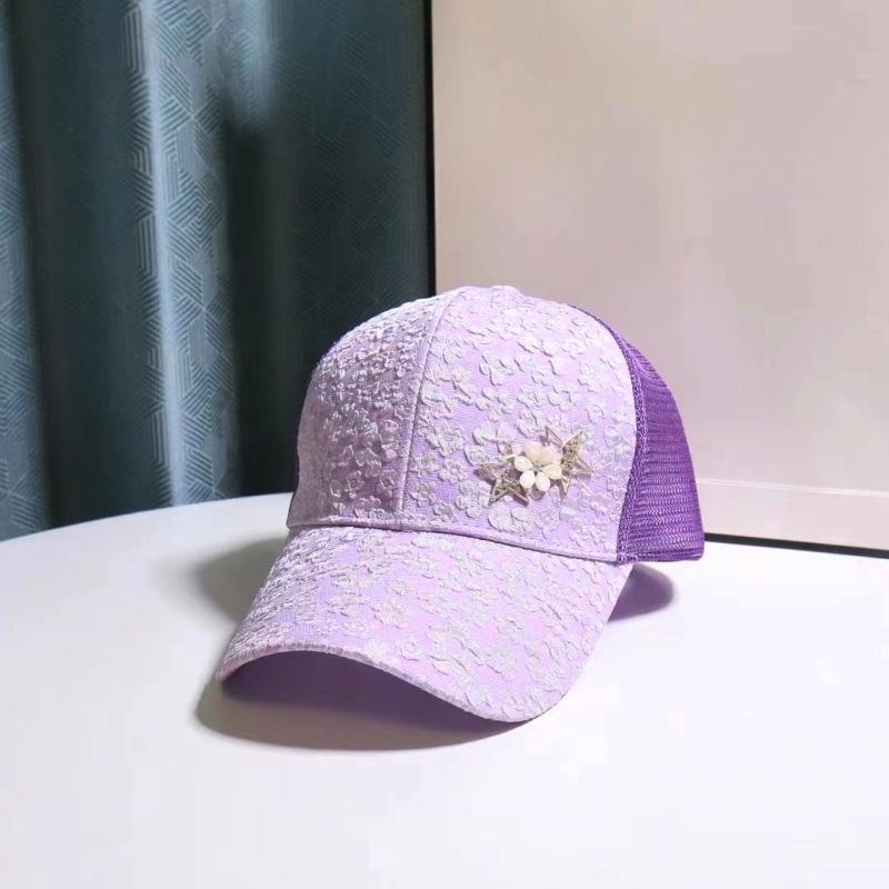 

Элегантная бейсболка с цветочным кружевом для женщин — мягкая, дышащая и регулируемая кепка для папы со стразами — идеально подходит для повседневного наряда и в качестве подарка фиолетовый