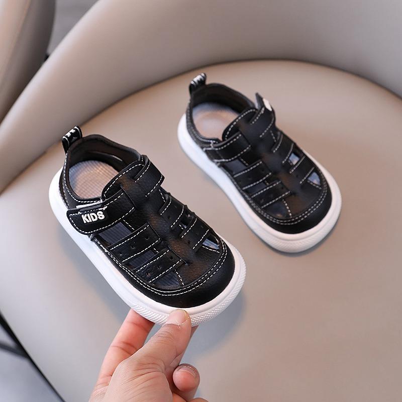

Summer Fashion Children s Sandals, Hollow-Out Beach Shoes for Boys and Girls, Leather Hole Shoes for Babies, Soft-Soled Shoes. 30 чорний