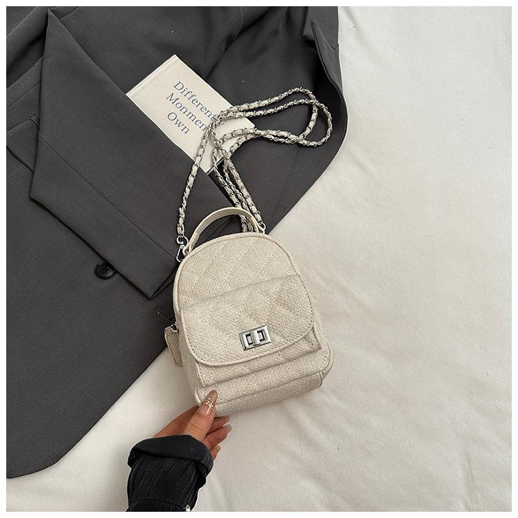 

2025 summer new Korean version fashion diamond chain bag women s fashion small backpack simple handbag белый