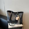 Large-capacity simple tote bag women's new fashionable versatile shoulder bag niche class commuter bag