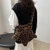Winter Furry Star Large Capacity Shoulder Bag Vintage Tote Handbags Female Leopard Pattern Plush Crossbody Bags for Women CLE