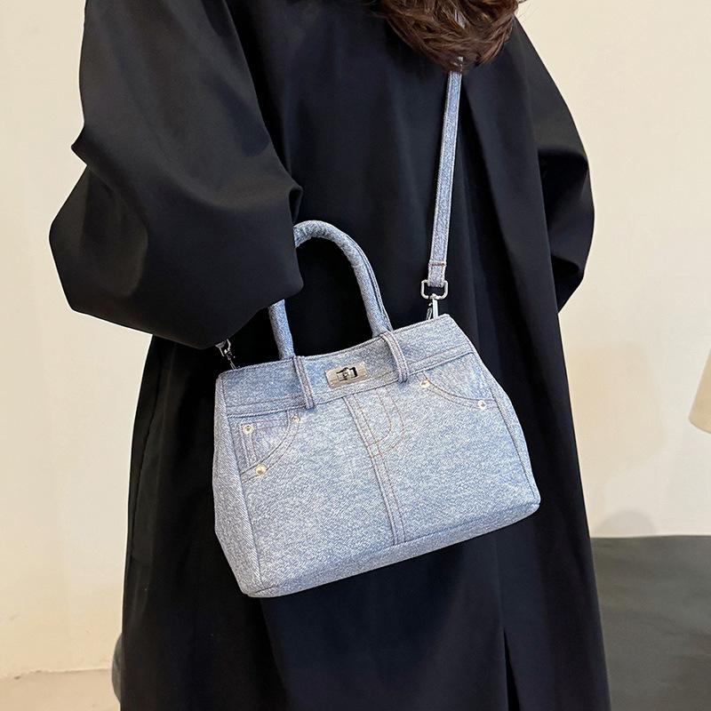 

Осенняя высококлассная сумка-мессенджер маленького размера женская 2025 новая креативная модная ретро синяя сумочка трендовая сумка через плечо 24*9*18*10 синий