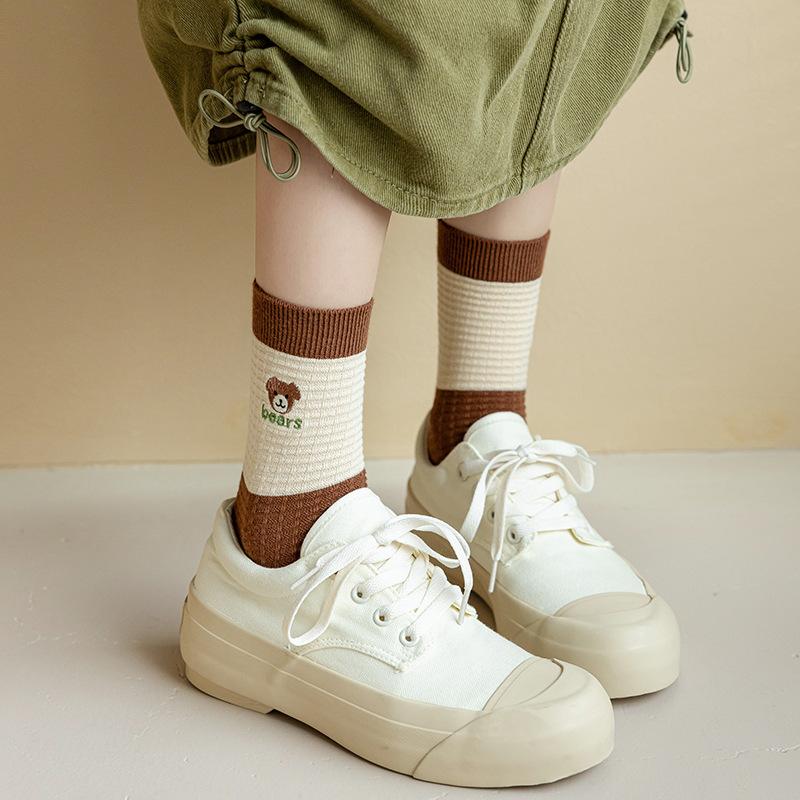 Damen Frühling und Herbst Trendige Gestreifte Bär Bestickte Einfarbige Sportliche Lange Socken
