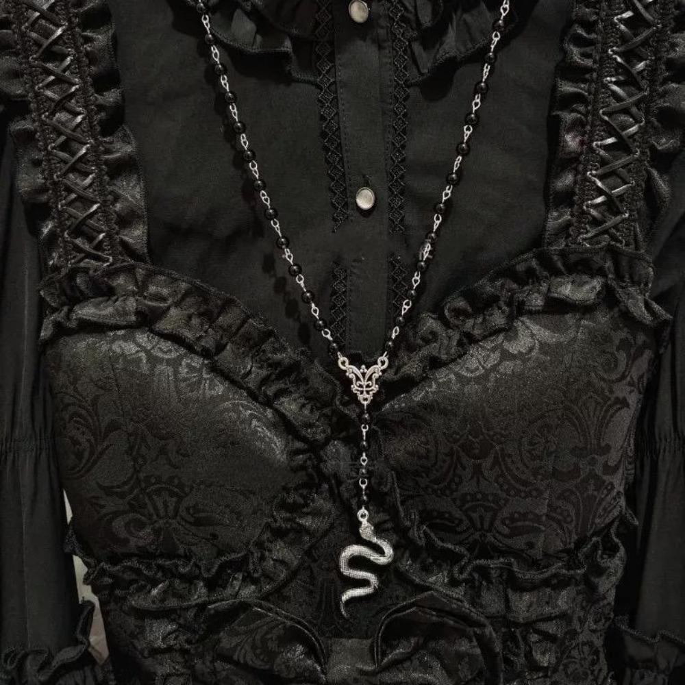 Gotischer Anhänger Schlangenförmig Silberfarbe Halskette mit schwarzen Rosenkranzperlen für Damen Halloween-Party Mystisches Hexen Schmuckzubehör