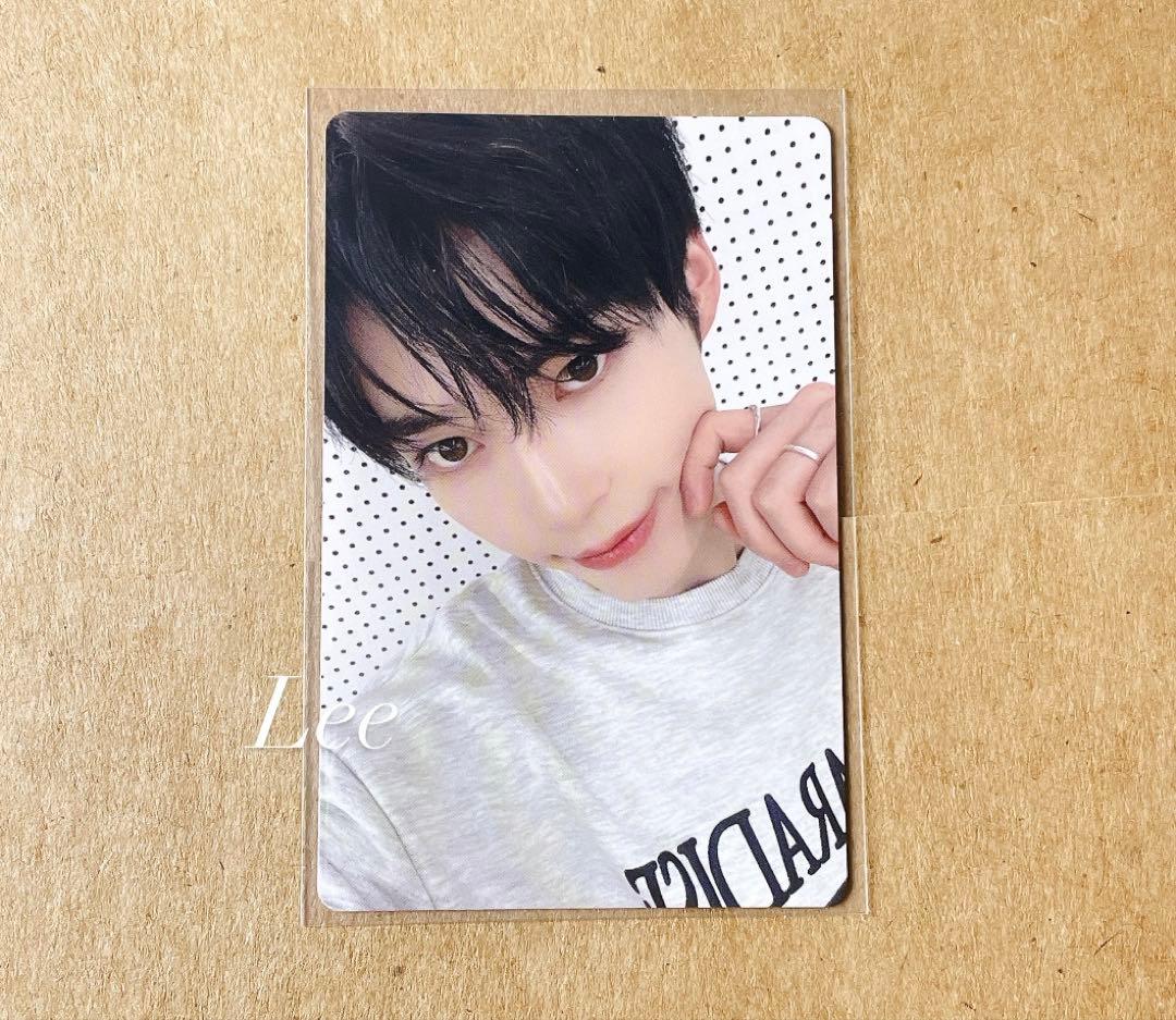 

[Б/У] Свитшот ZB1 POPUP с торговой карточкой Ханбина