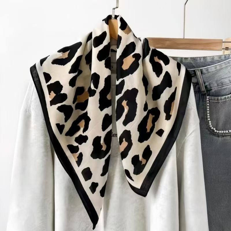 1pc Vintage Leopard Print Satin Square Scarf, Women Imitation Silk Multi-use Bandana, Daily Commute Travel Headband & Bag Decor Shawl