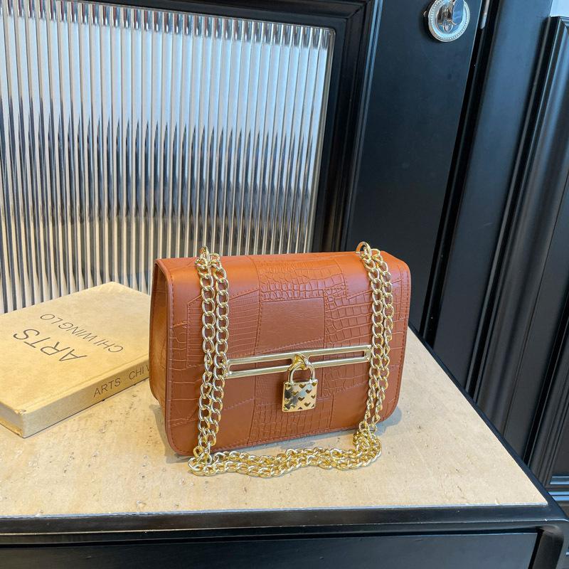 Underarm small bag women's fashion small square bag summer new fashion trend shoulder bag simple messenger bag bag