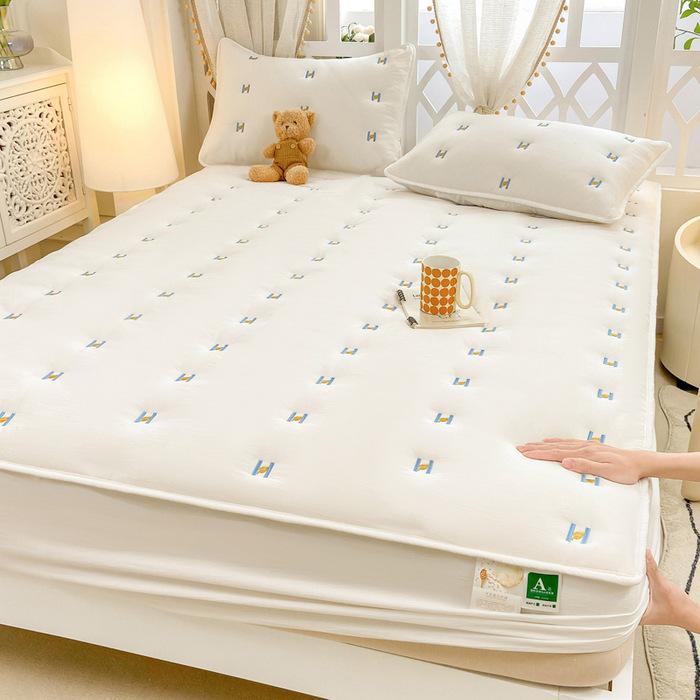 Xinjiang Cotton Quilted Breathable Fitted Sheet & Mattress Protector