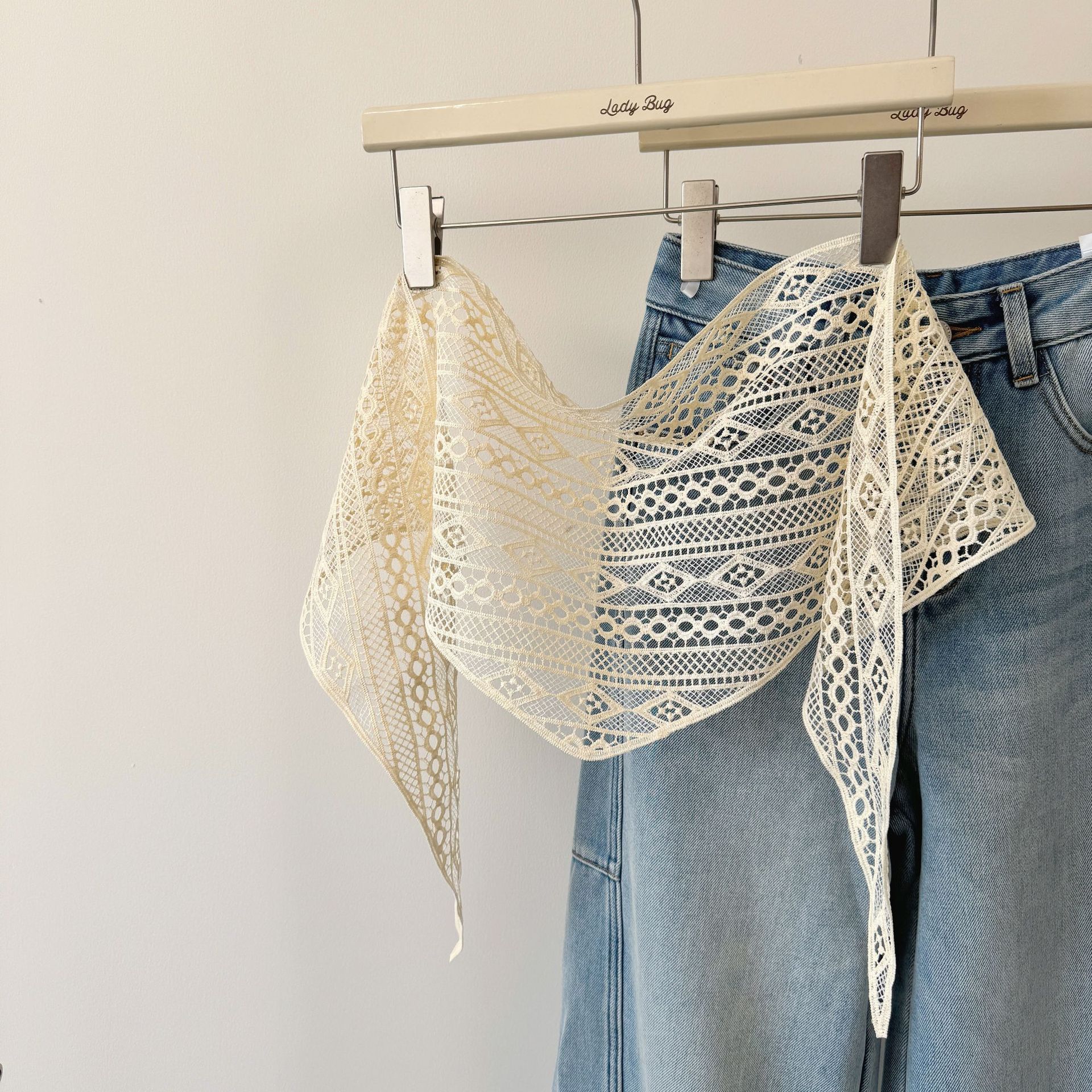 Holiday style French lace triangle scarf women s 2026 spring and summer new hollow thin headgear silk scarf scarf decoration 30-65-120