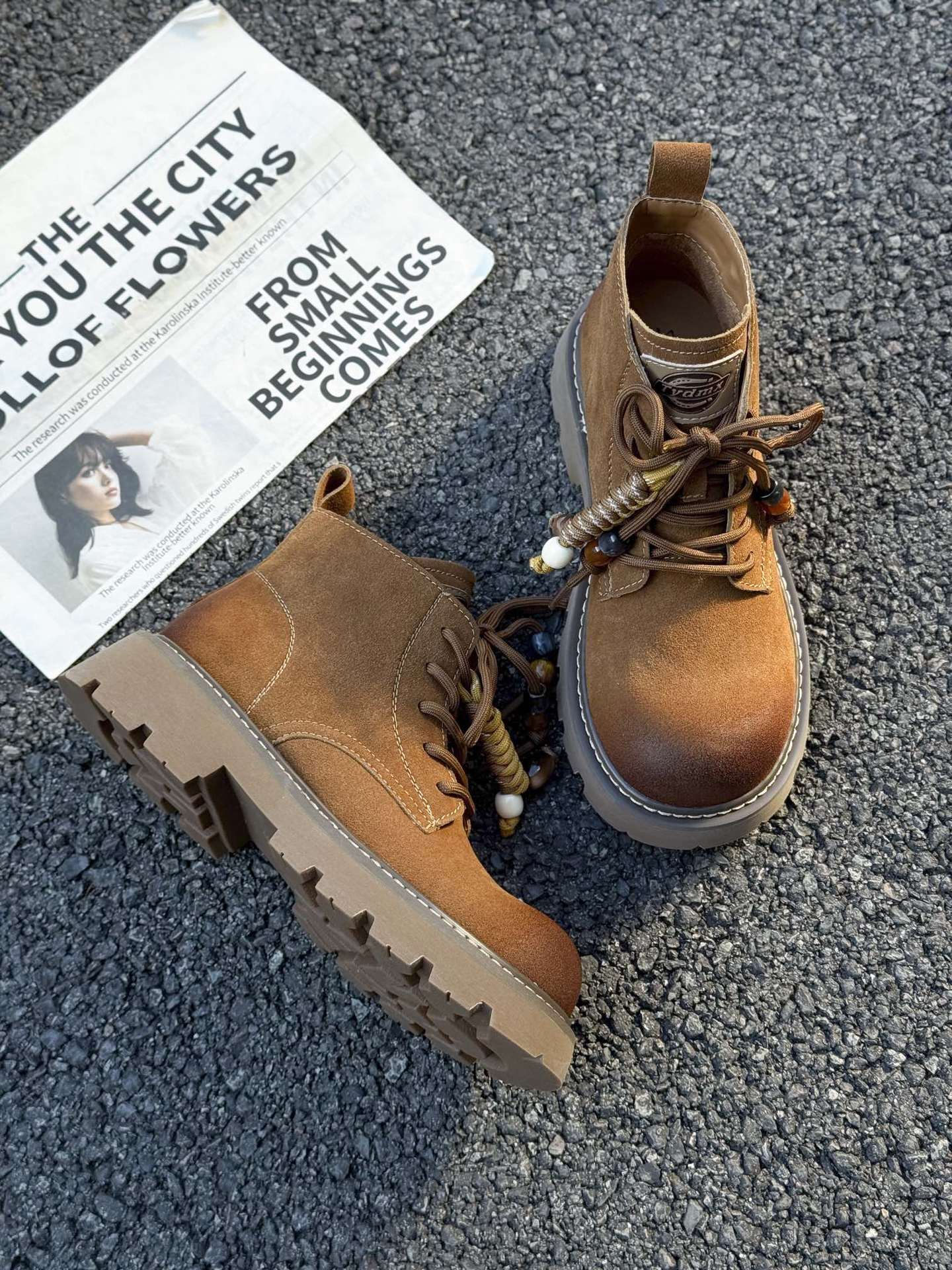 

Maillard brown Martin boots for women s 2025 new autumn and winter platform height increase versatile Korean version handsome tooling super fire 35