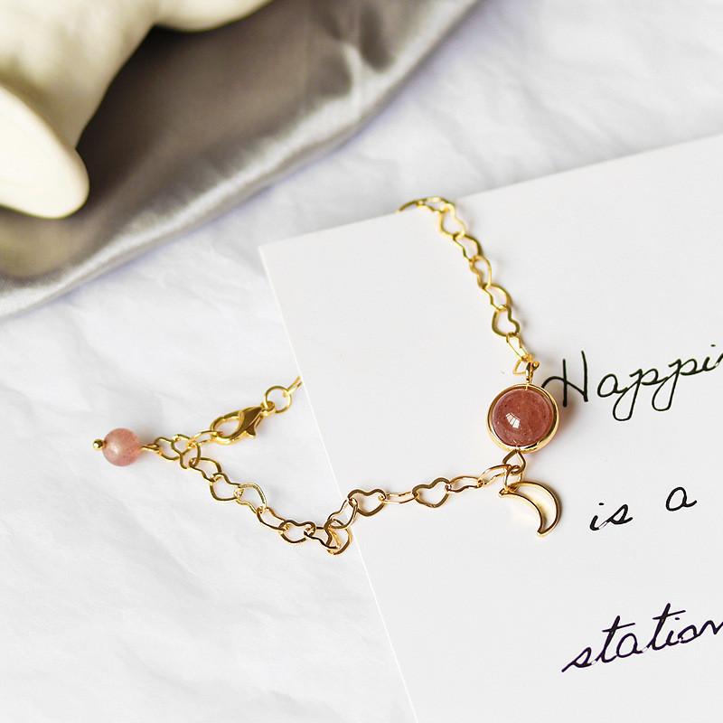 Alloy Stylish Heart Bracelet For Women Modern Highend Fashion Hand Ornament