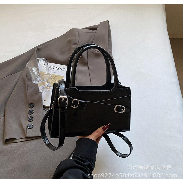 

Premium sense niche bag women s spring and summer 2025 new retro shoulder messenger bag casual women s portable tote bag чёрный