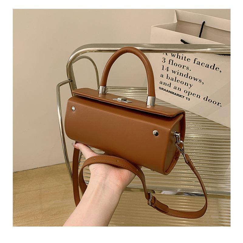 

Box bag women s new portable shoulder messenger women s bag fashionable high-end textured pillow bag коричневый