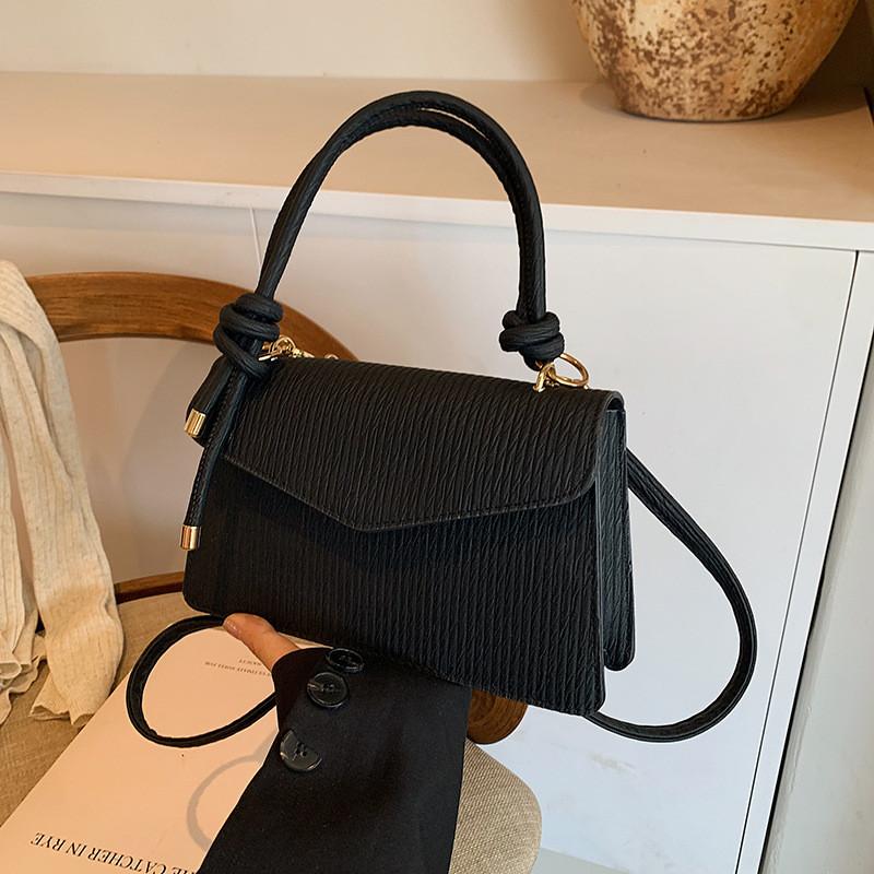 

Trendy Rose Red Small Flap Crossbody Bag For Women Casual Fashion With Beautiful Stitching чёрный