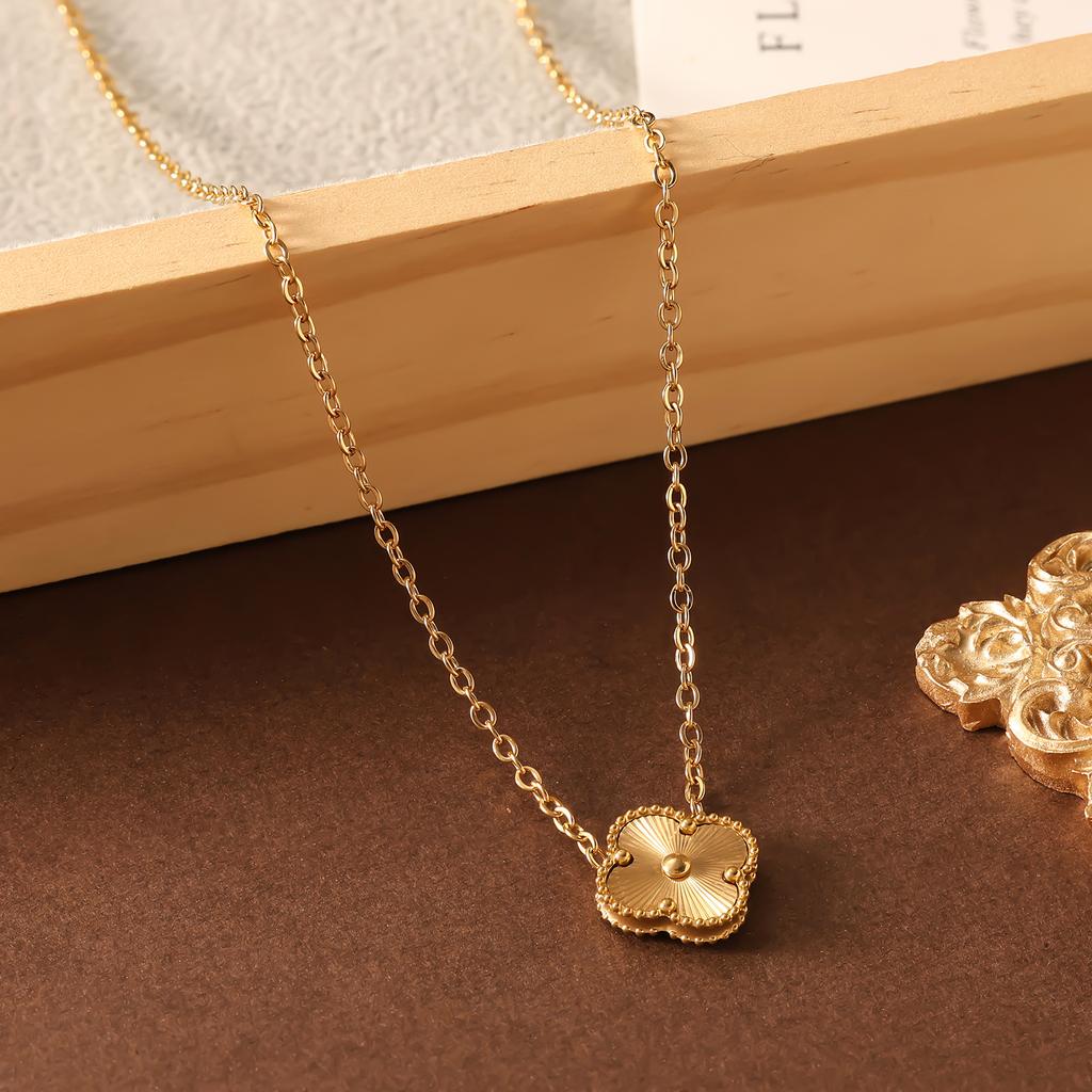15mm Double-Sided Four-Leaf Clover Necklace Pendant Titanium Steel Simple Fashion 18K Does Not Lose Color Necklace