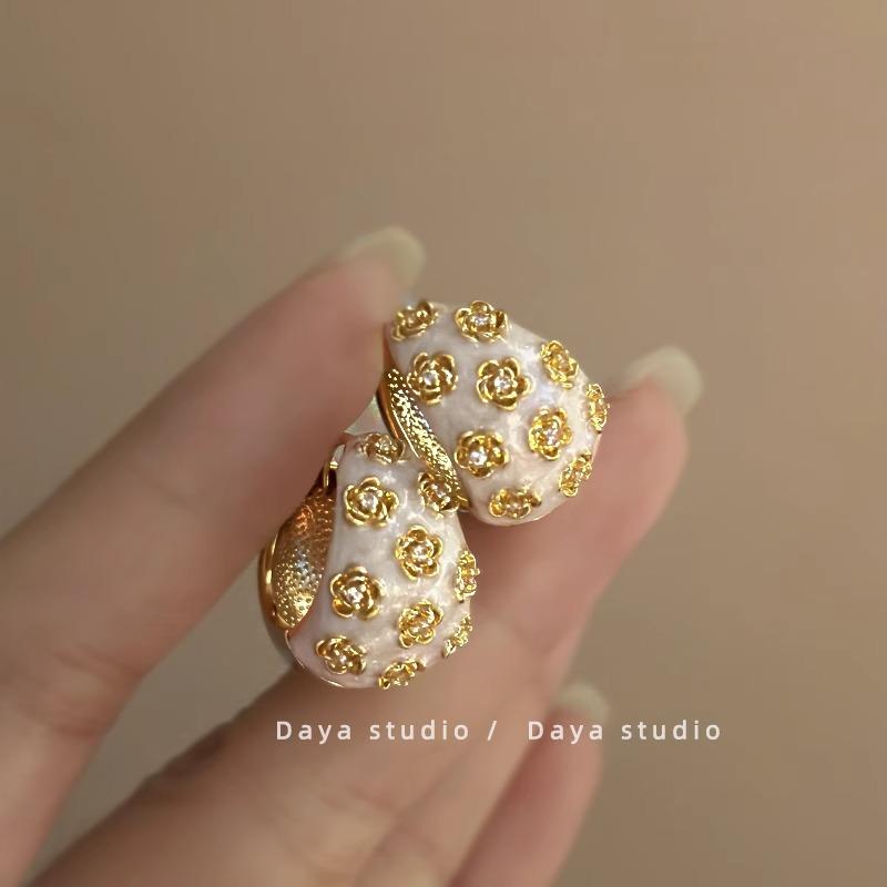 

Female Niche Line Tassel Geometric Earrings 1 pair of earrings білий