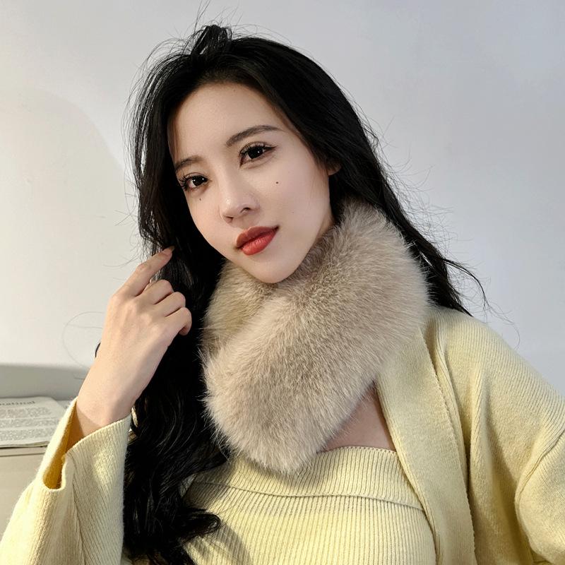 Fox Otter Rabbit Fur Scarf Collar Set: Versatile, Fashionable Magnetic Buckle for Neck Protection and Warmth - Women's Winter Accessory.