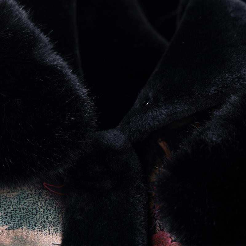 Nositelný z obou stran Dámský dlouhý kabát z umělé kožešiny pro ženy středního věku ve velkých velikostech Zimní svrchní oděv s kapucí Elegantní Hřejivá silná kožešinová bunda pro ženy Oblečení