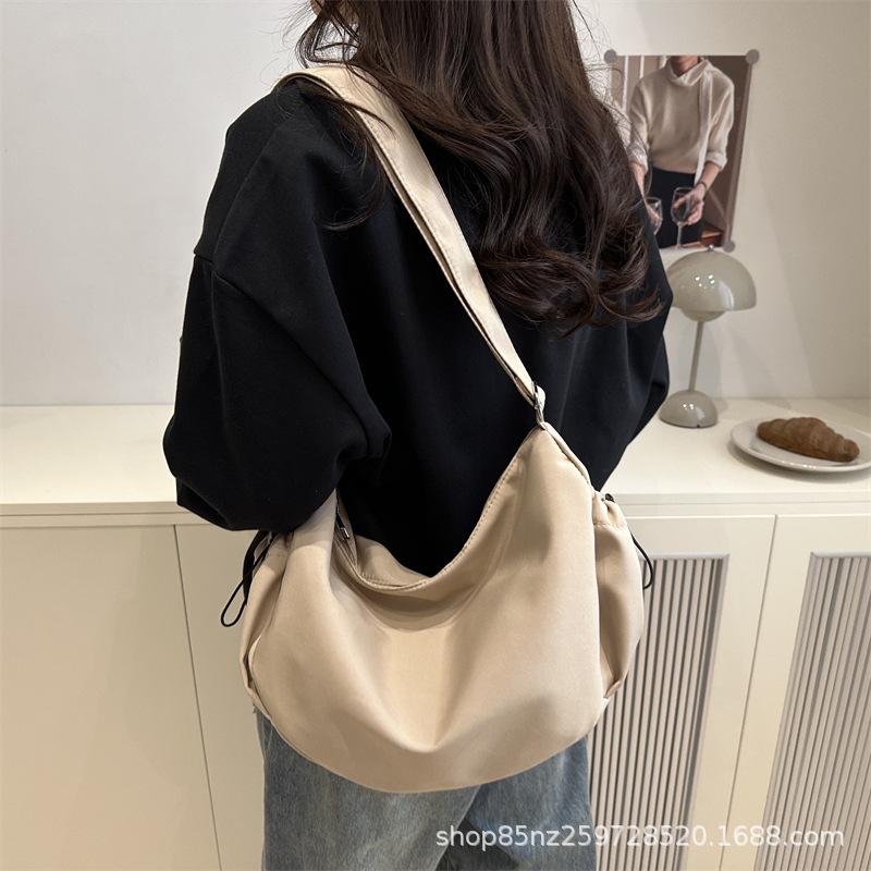 Shoulder bag Large capacity bag Women's tide travel backpack Solid color messenger bag Messenger bag Women's summer student commute