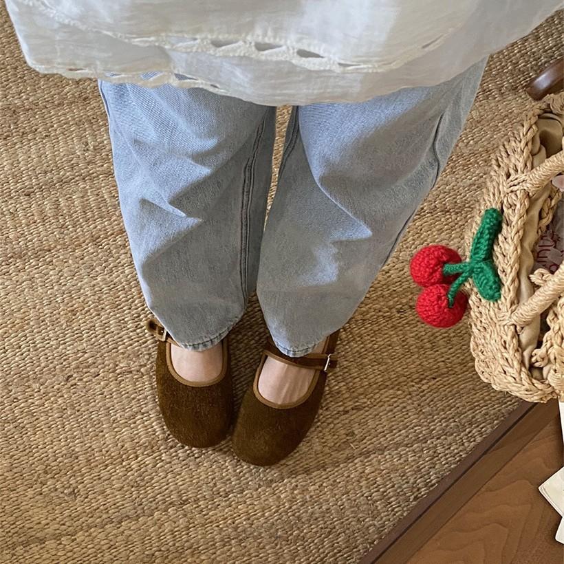 The first layer of cowhide small single shoes for women's autumn new one-word buckle with shallow mouth round head flat bottom versatile