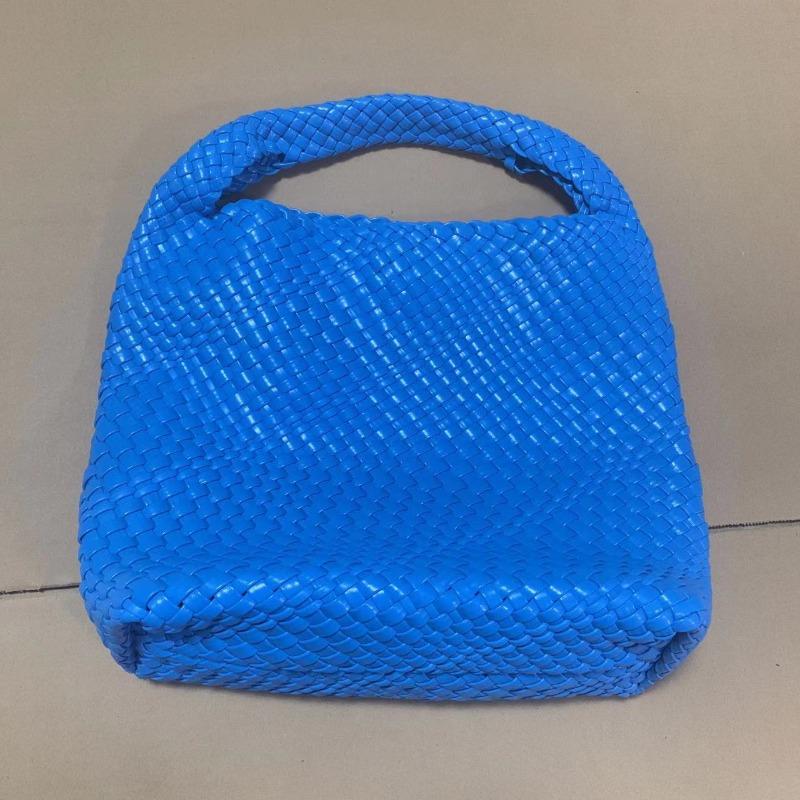 Soft Leather Woven Shoulder Large Bag Large Capacity Child and Mother Bucket Bag Lazy Wind Tote Bag Shopping Travel Handbag
