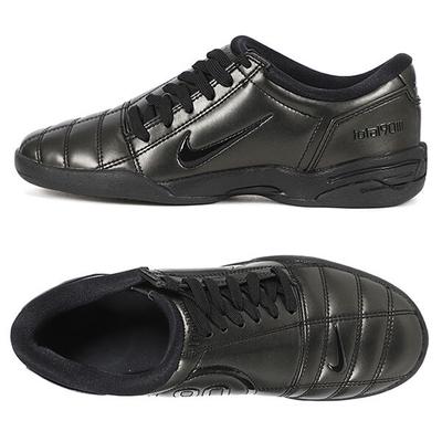 W Total 90 Sneakers