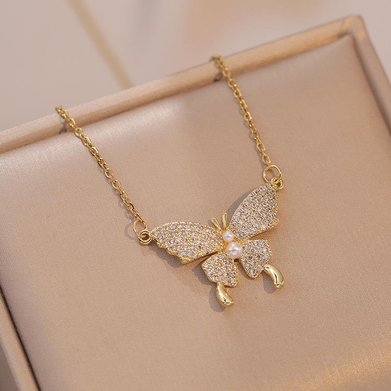 Butterfly Necklace with Color-Retaining Zircon - Fashionable, Versatile Women's Jewelry Accessory.