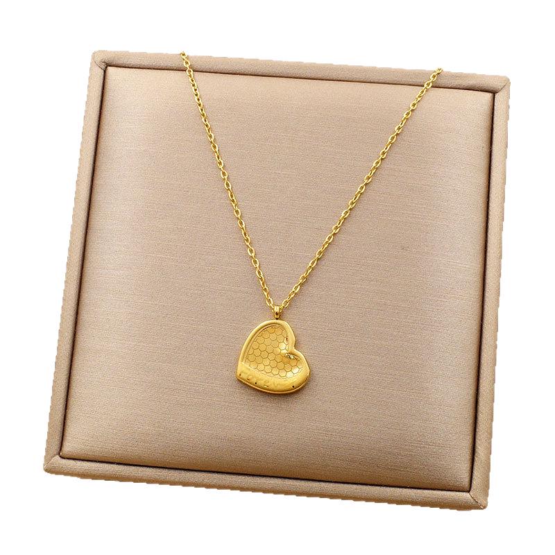 Stainless Steel Heart Clavicle Necklace - Versatile Titanium for Fashionable Girls