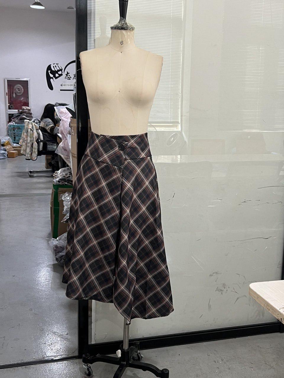 2025 Autumn/Winter Meilade Women s Retro Wool Plaid High-Waisted A-Line Skirt M