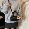 Vintage Style Pillowshaped Handheld Purse With Inner Pocket For Casual Outings
