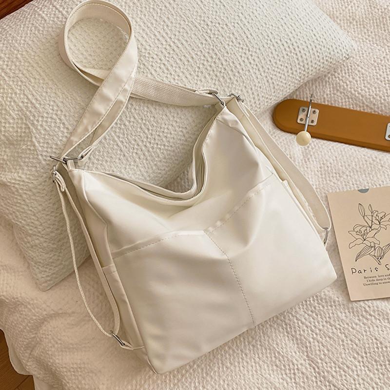 Trendy Underarm Bag For University Students With Simple And Stylish Design белый