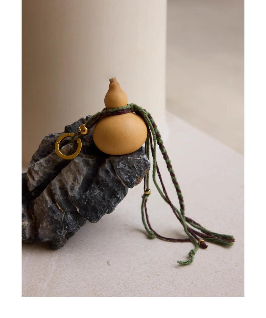 Gathering Qi Gourd Pendant: National Style Retro Keychain & Car Hanging Ornament