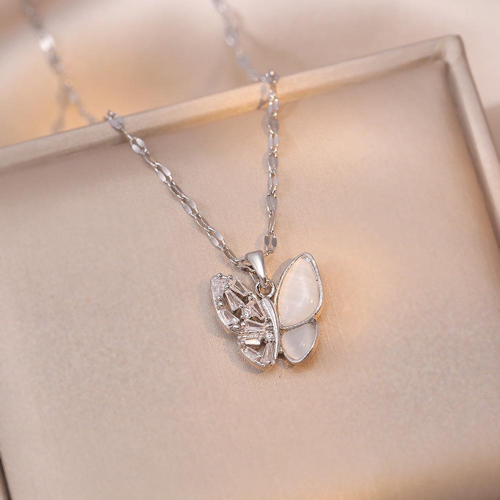 Butterfly Necklace with Color-Retaining Zircon - Fashionable, Versatile Women's Jewelry Accessory.