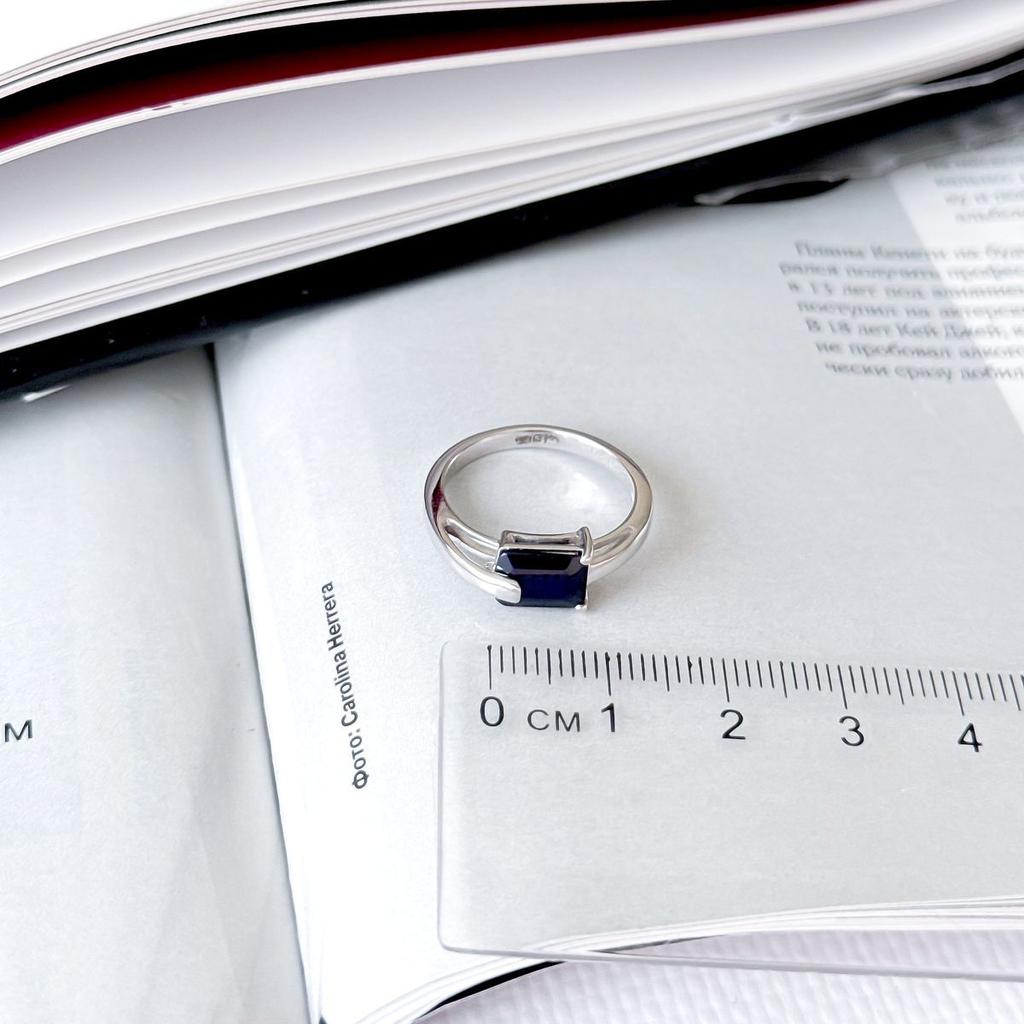 Silberring mit natürlichem Saphir 1,69 Karat, Gewicht des Schmuckstücks 2,57 g (2162759)