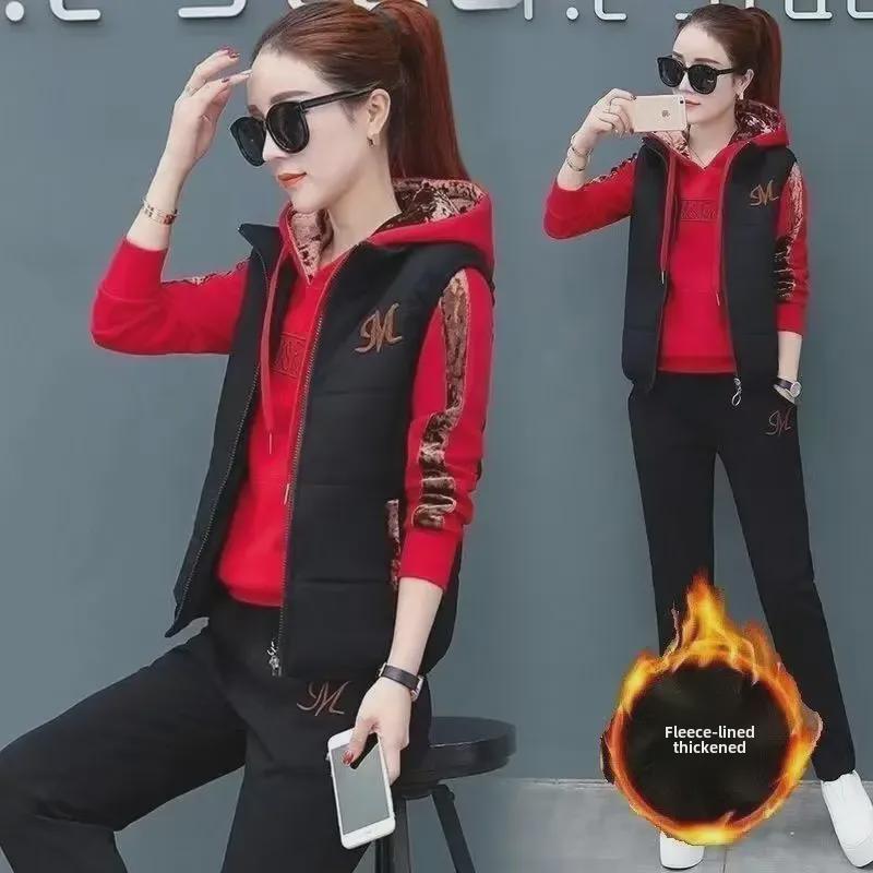 Women's Velvet-Trimmed Winter Hoodie & Jogger Set: Trendy 3-Piece Warm Sportswear.