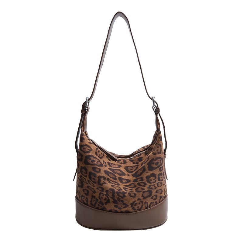 Suede bag women's 2025 new autumn and winter high-end retro underarm bag commuter women's bag going out shoulder bag