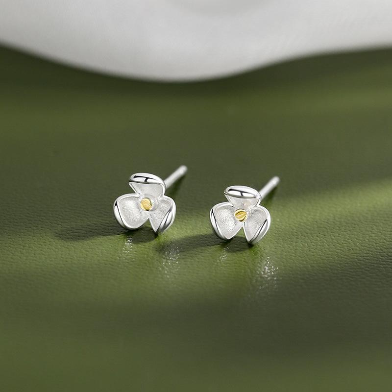 

CIAXY Silver Color Budding Stud Earring Elegant Three - Petal Osmanthus Small Fresh Female Earrings Jewelry
