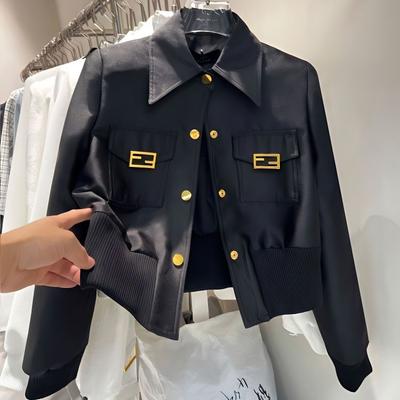 Veste courte à la mode pour femmes avec boucle dorée de style européen, parfaite pour le printemps